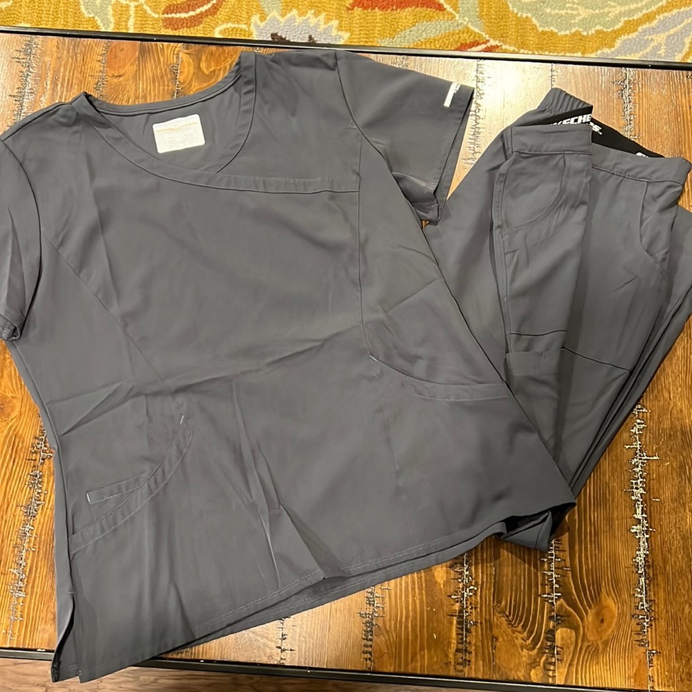 Sketchers scrub top, extra large and scrub bottoms large brand new, never worn